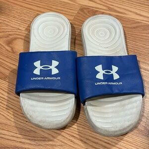 Men size 8 blue and white Under Armour slides! Perfect for beach, summer, pool